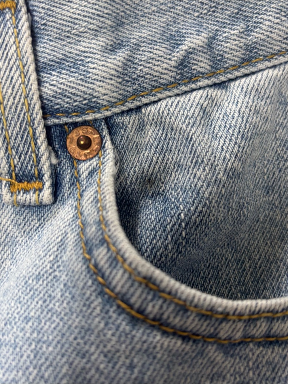 Levi's Vintage 2004 505 Regular Fit Light Wash Men’s Denim Jeans W33 L30 - Picture 9 of 13